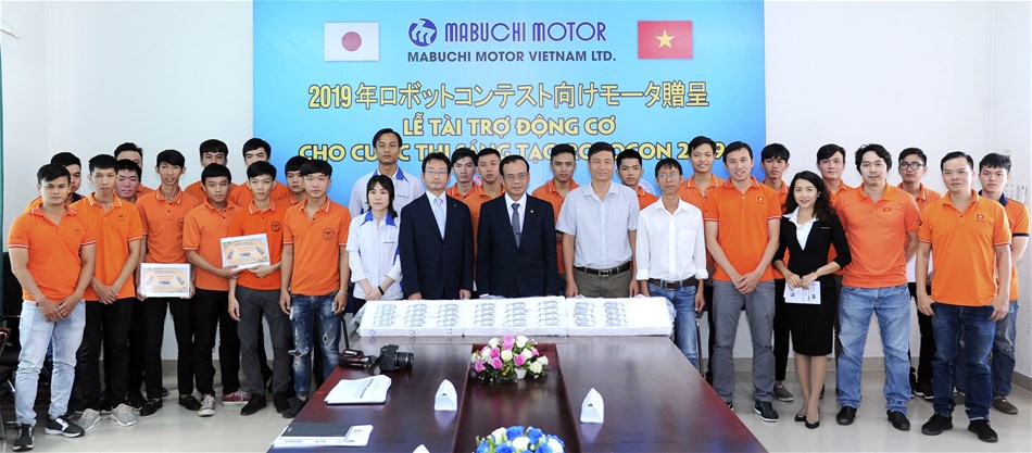 Cảm phục tài trí của sinh viên, Mabuchi Motor tài trợ cho sinh viên chế tạo Robot