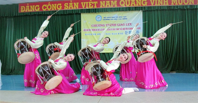 lí chọn đại học lạc hồng