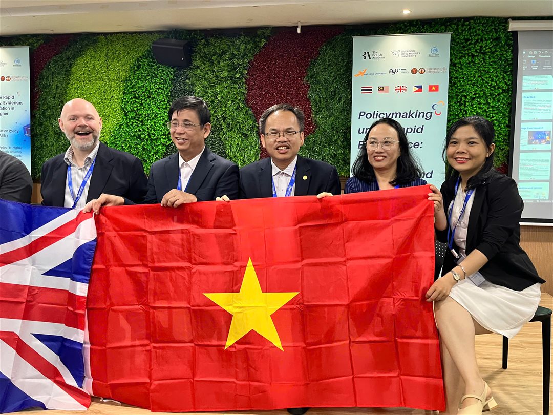 Lãnh đạo LHU trình bày báo cáo về AI và chính sách giáo dục tại Hội nghị quốc tế ASEAN